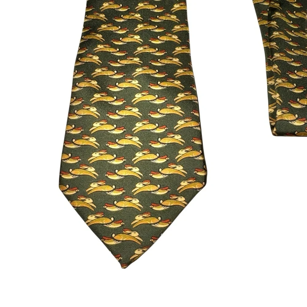 Salvatore Ferragamo Men's Classic Tie 100% Silk Made in Italy Rabbit Print EUC - Picture 3 of 6